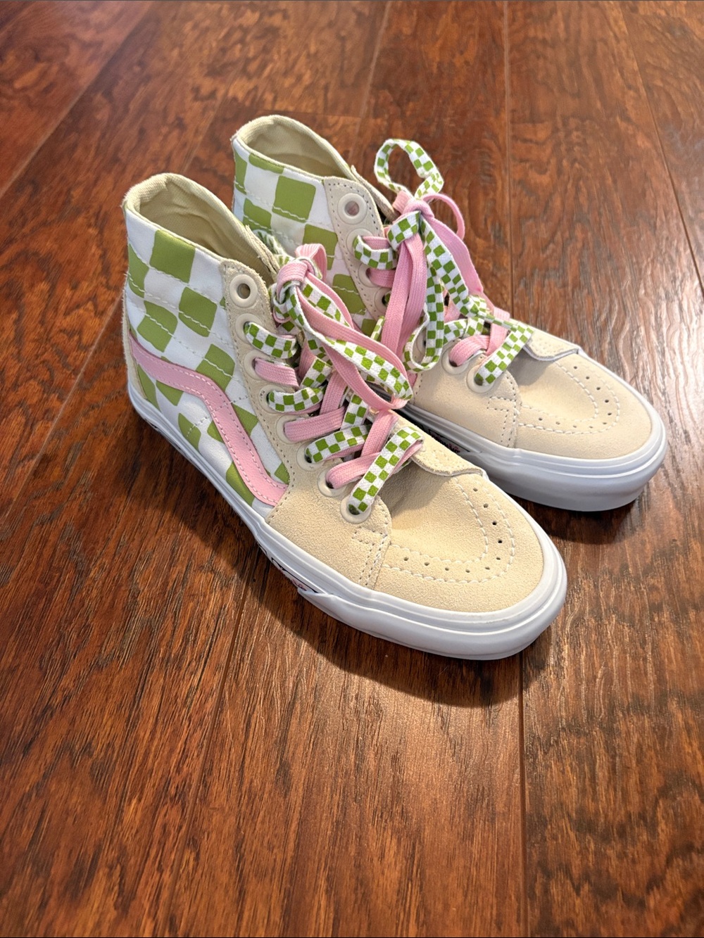 Vans Emma Mulholland on holiday
Sk-8 Hi Tapered shoes